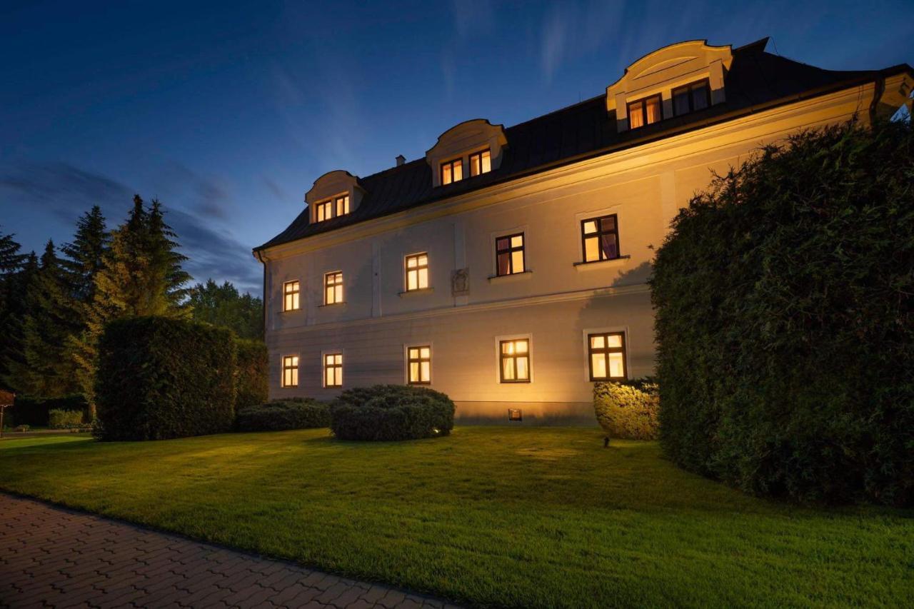 Hotel Villa Necas Жилина Екстериор снимка