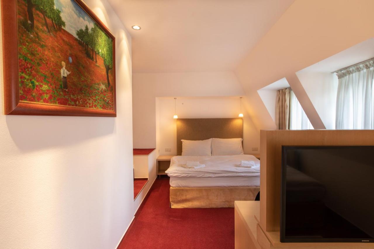 Hotel Villa Necas Жилина Екстериор снимка