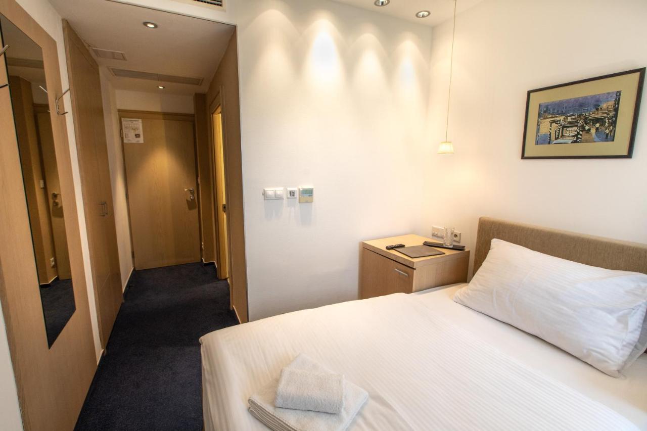 Hotel Villa Necas Жилина Екстериор снимка