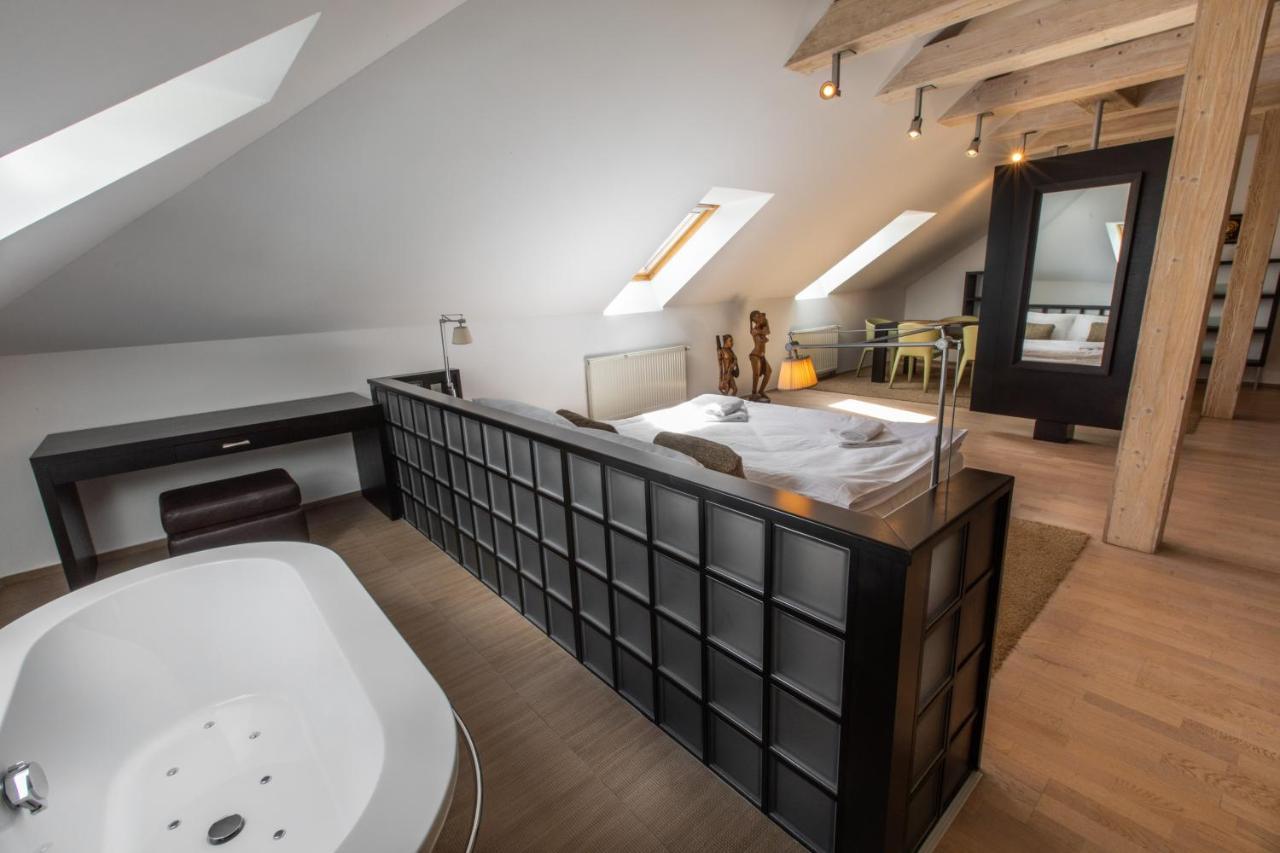 Hotel Villa Necas Жилина Екстериор снимка
