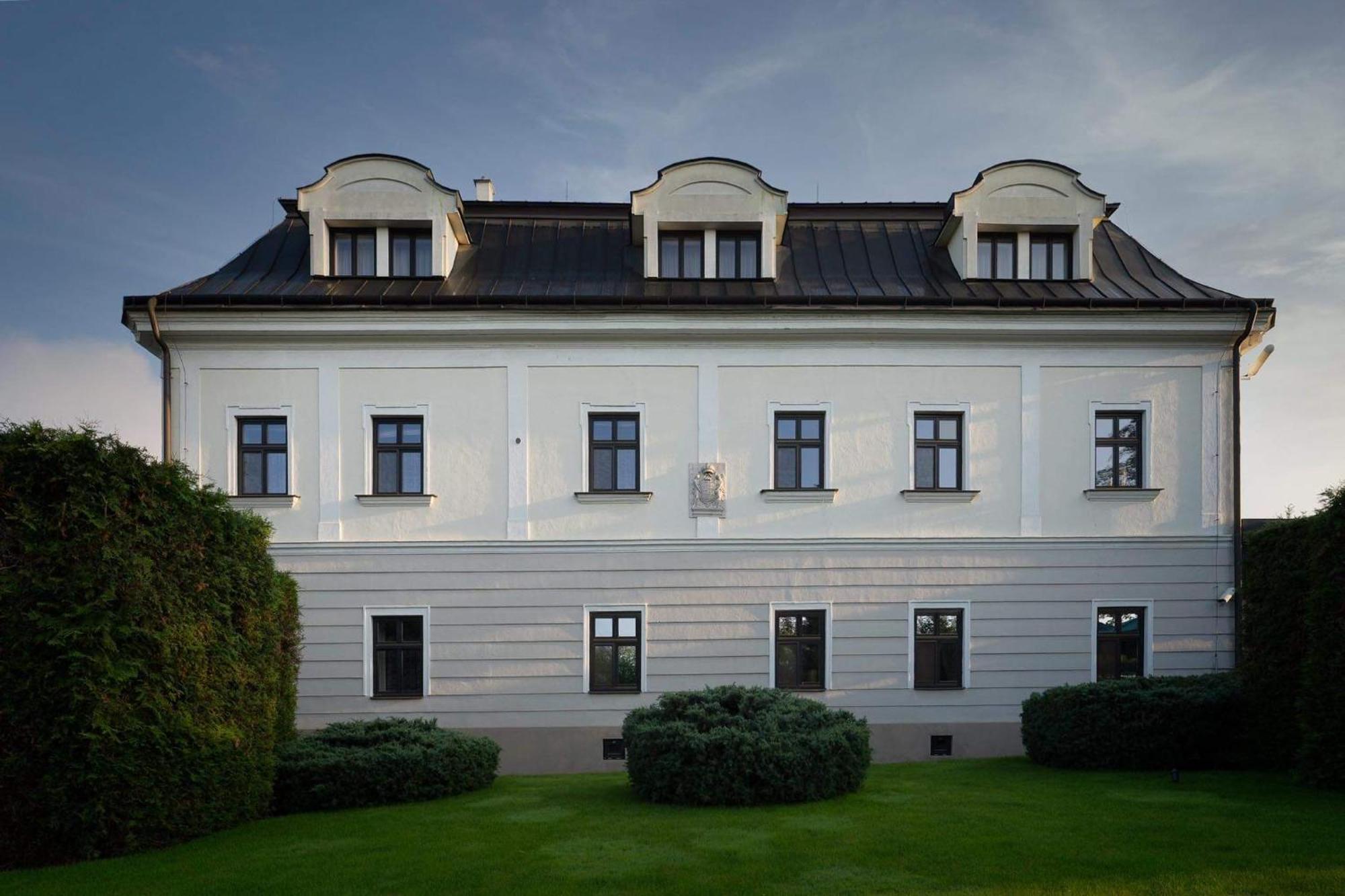 Hotel Villa Necas Жилина Екстериор снимка