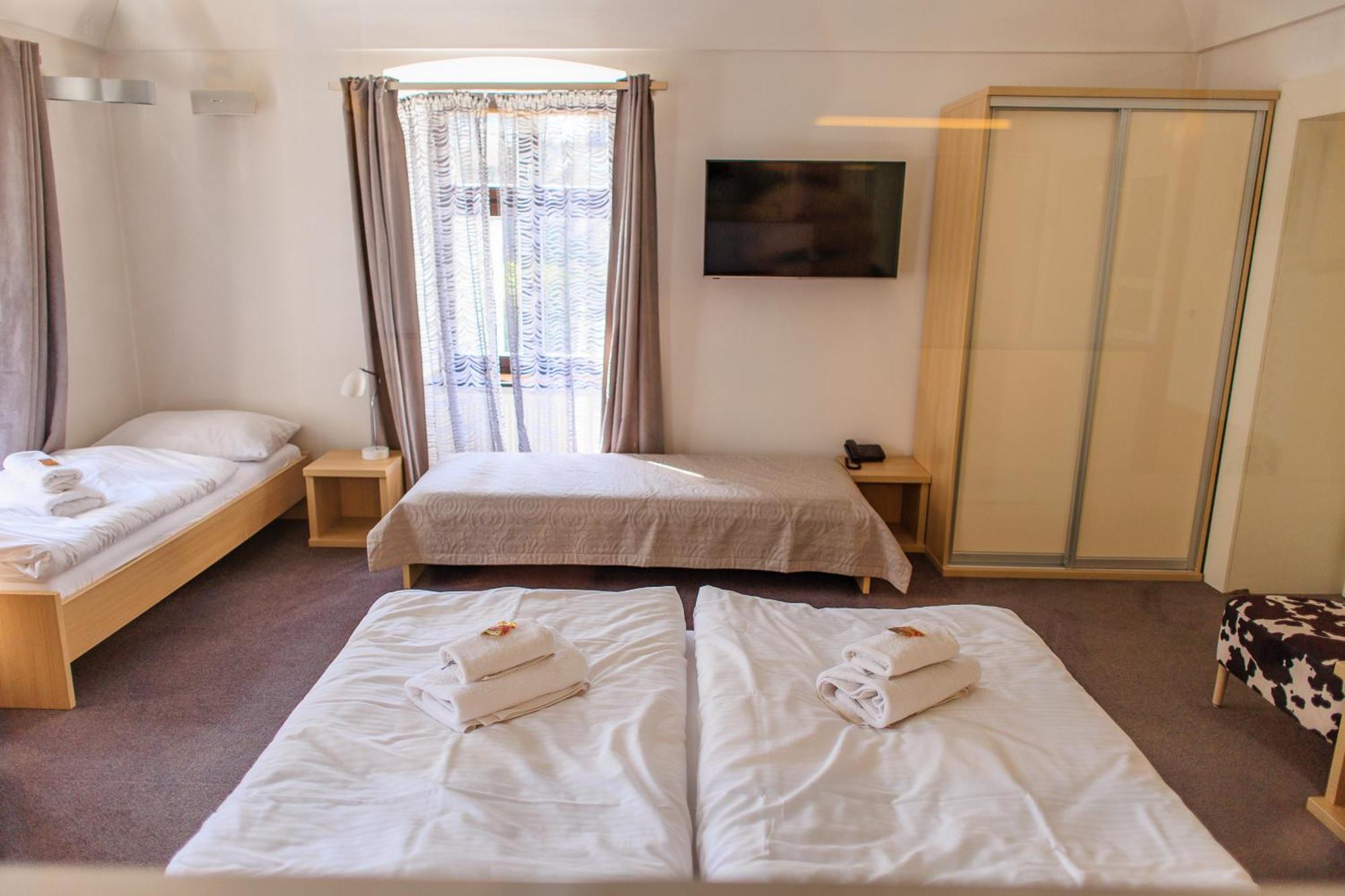 Hotel Villa Necas Жилина Екстериор снимка