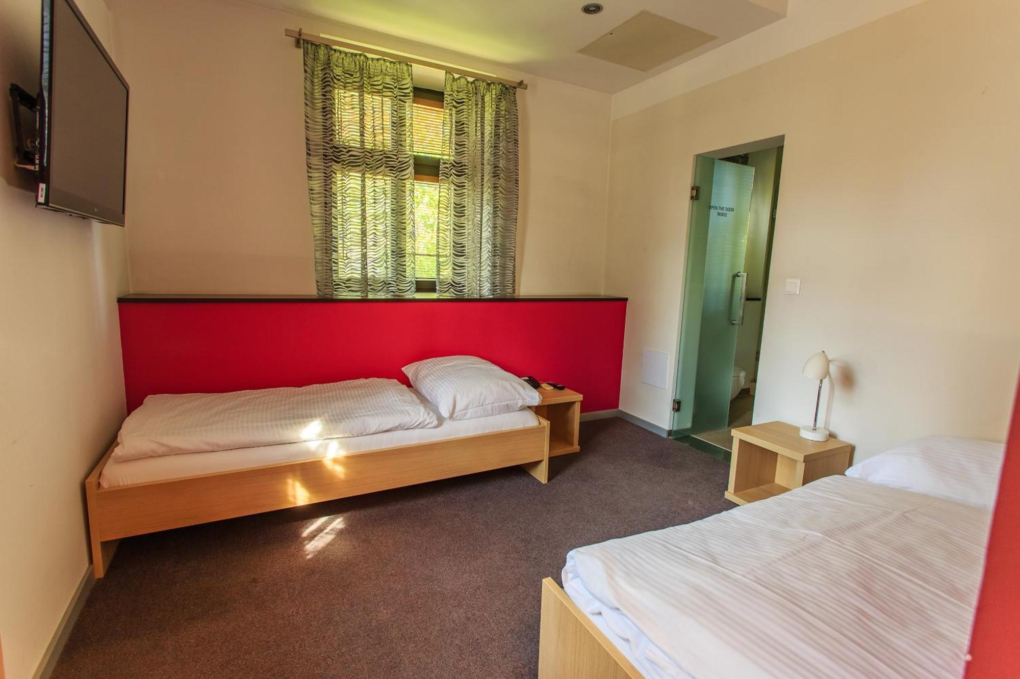 Hotel Villa Necas Жилина Екстериор снимка