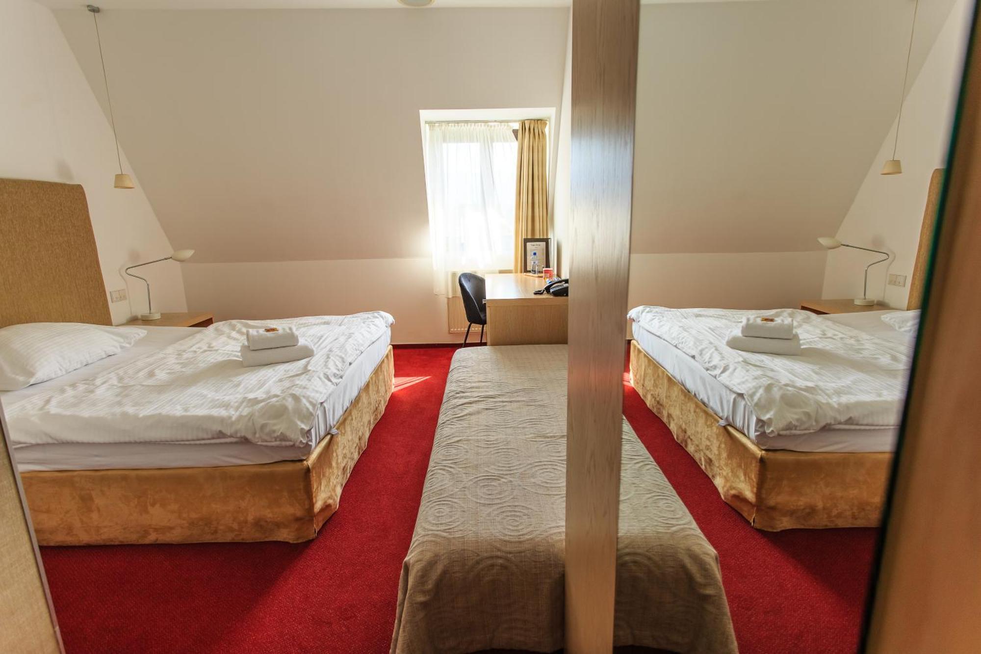 Hotel Villa Necas Жилина Екстериор снимка