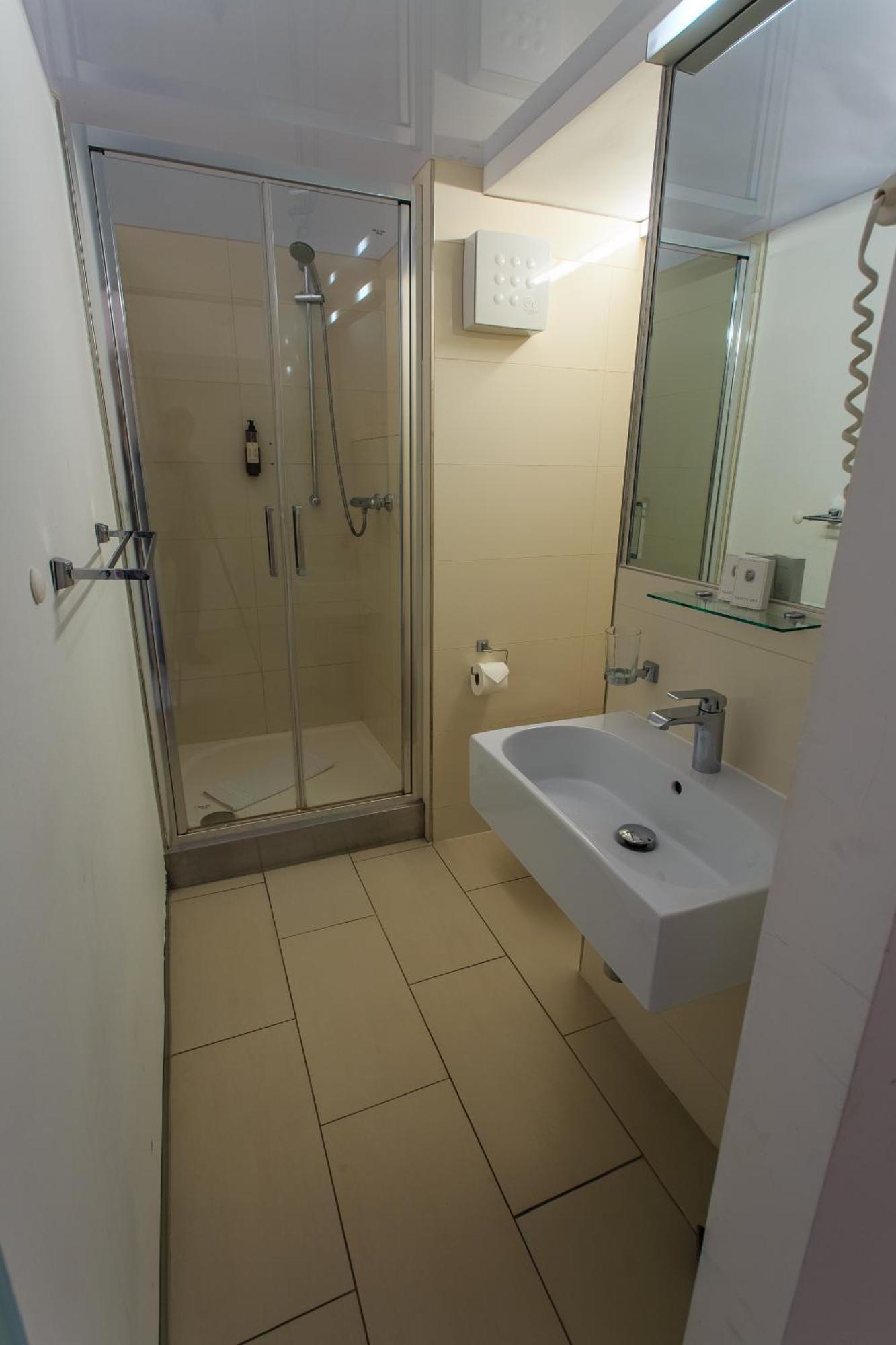 Hotel Villa Necas Жилина Екстериор снимка